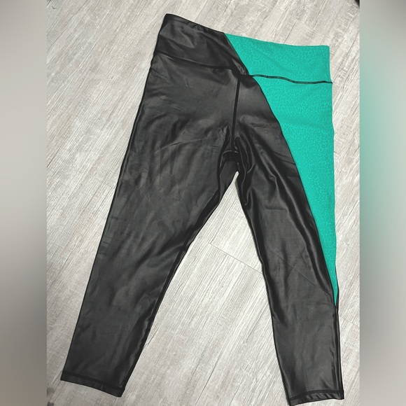 NEW Zyia Metallic & Teal leggings - Picture 3 of 6